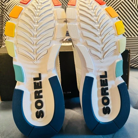 NEW IN BOX Sorel Women's White Kinetic Rush Pride “love is love” 8.5 - Picture 4 of 10